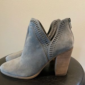 Vince Camuto Fileana Gray Suede Booty size 10